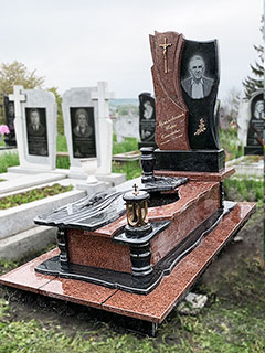 Пам'ятник з сірого граніту ціна Івано-Франківськ
