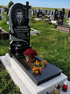 Пам'ятник з крошки Пам'ятник з крошки виготовлення Івано-Франківськ