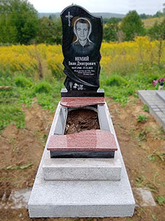 Пам'ятник з крихти одинарний Пам'ятник з мармурової крихти ціна Івано-Франківськ
