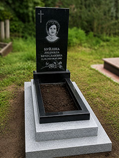 Пам'ятник з крошки Надгробний пам'ятник з крошки виготовлення у Франківську
