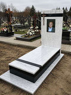 Пам'ятник європейський одинарний Пам'ятник з білого граніту європейський