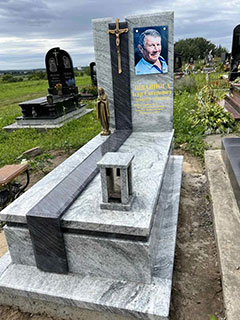 Пам'ятник європейський одинарний Пам'ятник європейський з сірого граніту