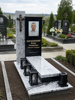 Пам'ятник європейський одинарний Пам'ятник європейський з сірого граніту ціна Івано-Франківськ
